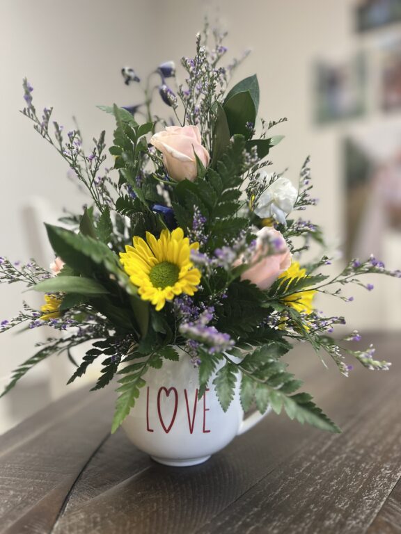 Galentine's Sip & Bloom Class